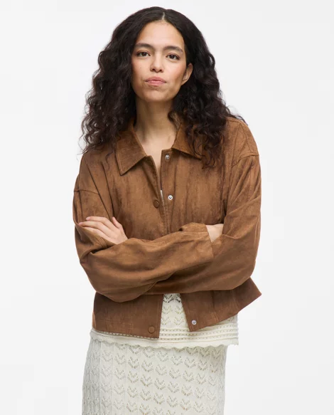 Chaqueta antelina abotonada